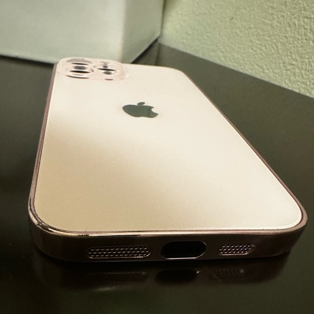 APPLE IPHONE CASE - Picture 5 of 6
